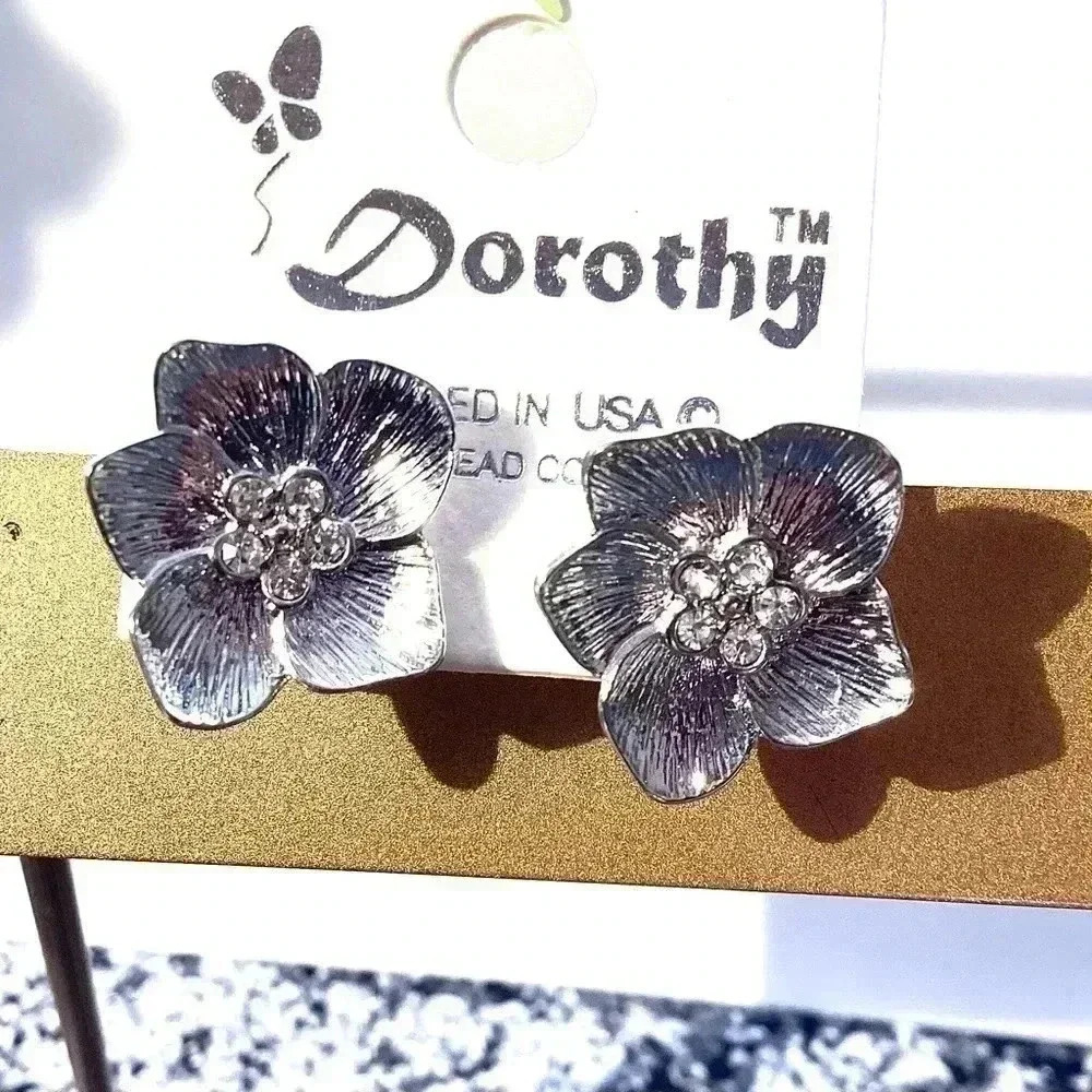 Flower silver earrings